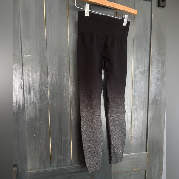 Gymshark Kids Charcoal and Black Gradient Leggings S - Picture 1 of 5
